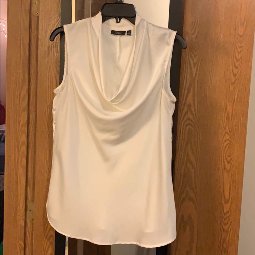Cream/off white top